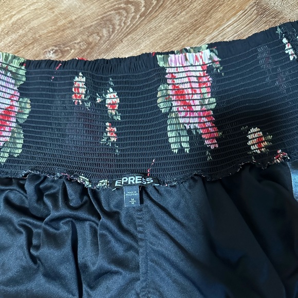 Express - Picture 2 of 2